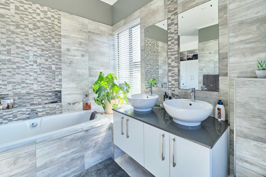 3 Bedroom Property for Sale in Langebaan Country Estate Western Cape
